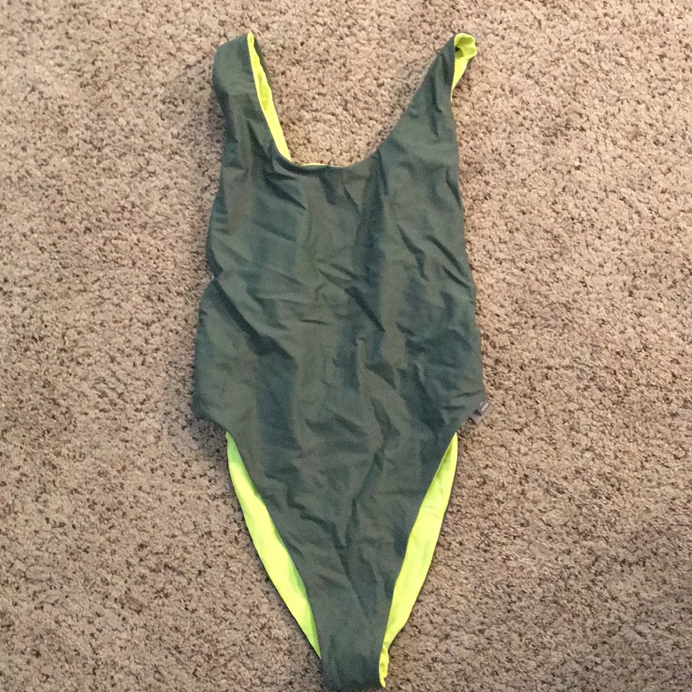 Brand new - Aerie super scoop reversible one piece